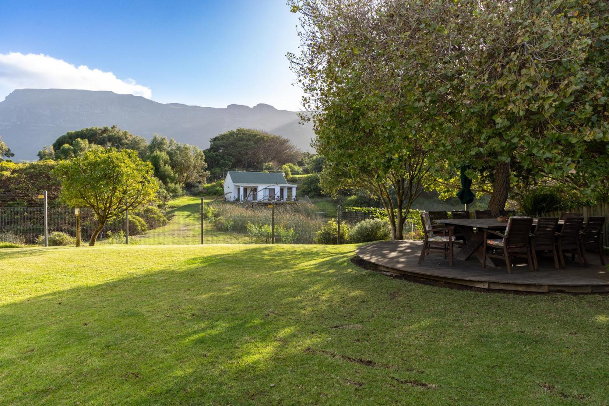 Serene, Thatched Apartment In Noordhoek, Cape Town Exterior photo
